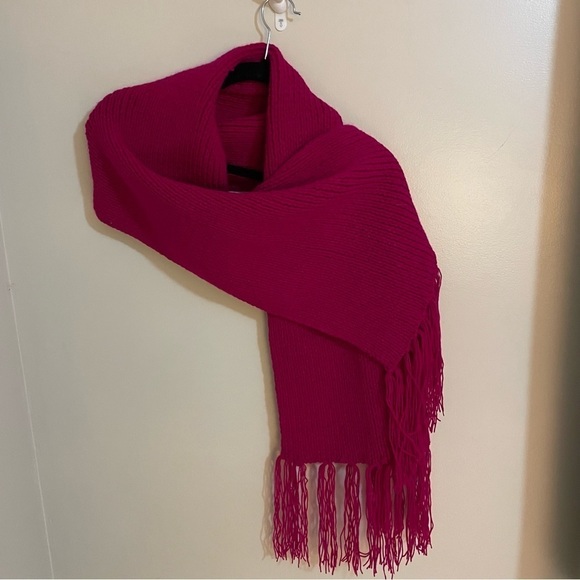 FUCHSIA Pink Thick Fringe Scarf - Picture 3 of 5